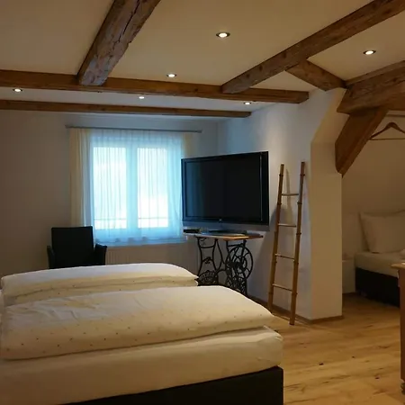 Waldrast Bed & Breakfast